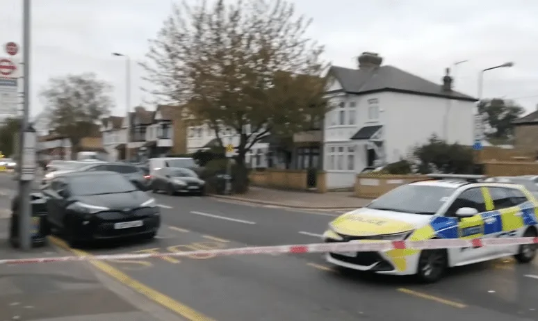 Child Seriously Hurt in Loxham Road Crash as Chingford Road Closes – Avoid Area Now