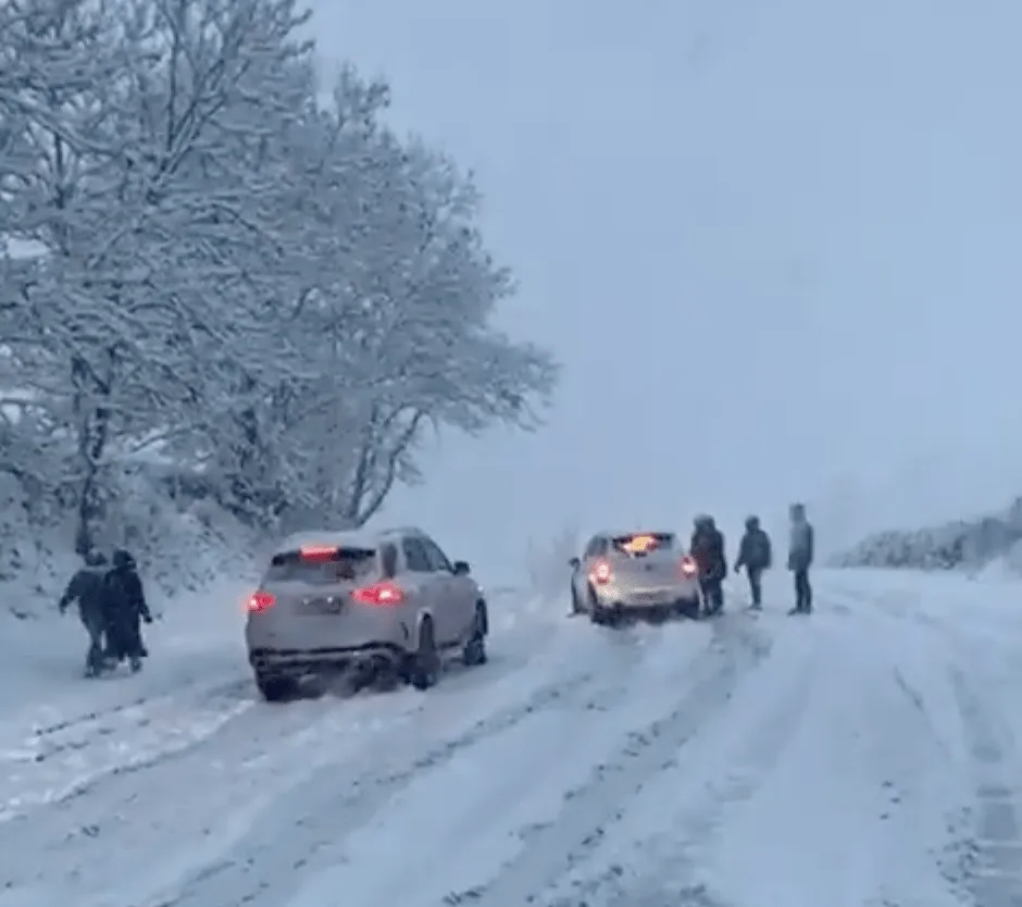 Roads Shut, Schools Closed & Motorists Stranded in Arctic Freeze