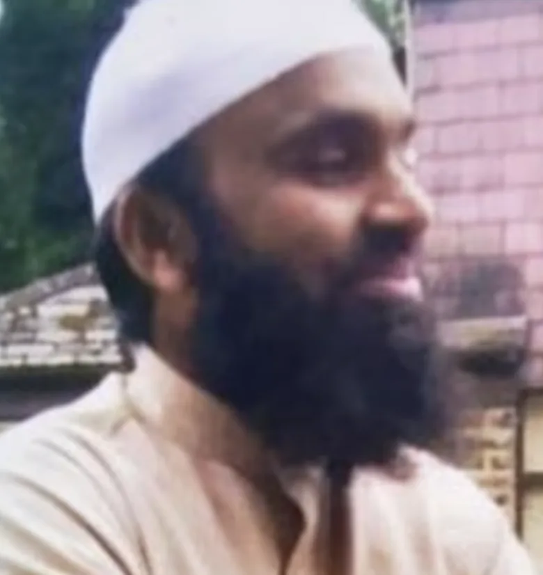 Shopkeeper Missing for Five Years Walks Into Police Station Alive