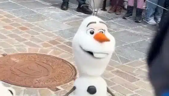 Olaf’s Frozen Fun Turns Nightmare as Disneyland Paris Animatronic Collapses on Day One
