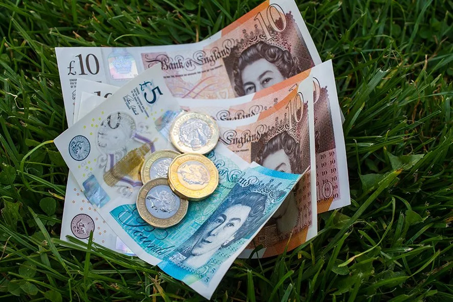 South East police forces have reacted angrily after the Metropolitan Police offered experienced officers from other areas a £5,000 bonus …