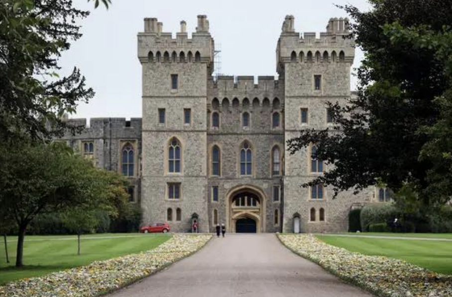 Met Police Investigated Over Sleeping Guards at Royal Residence