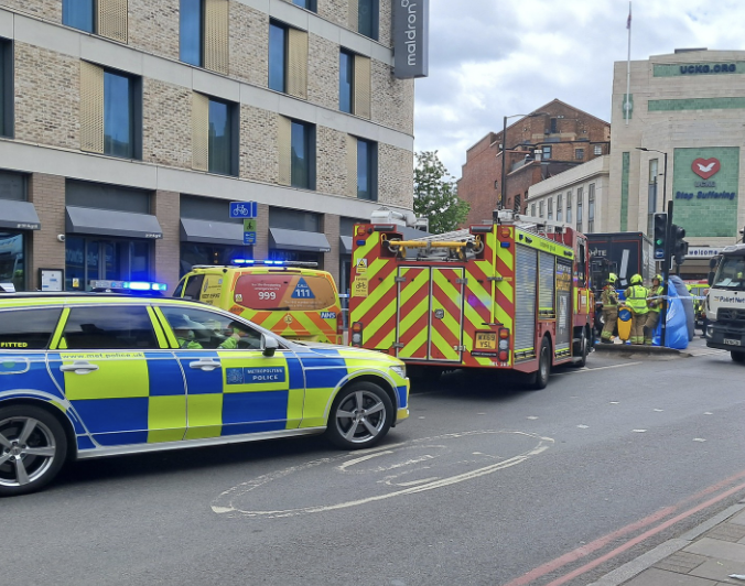 Woman Dies Following Pedestrian Collision with Lorry Near Finsbury Park