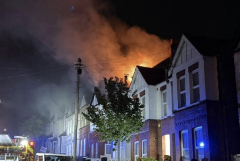 Major Flat Blaze in Thornton Heath Brings 70 Firefighters to Scene