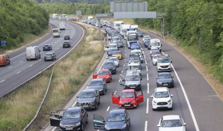 M25 Lorry Crash Triggers Diesel Spill and Major Delays Near Sevenoaks