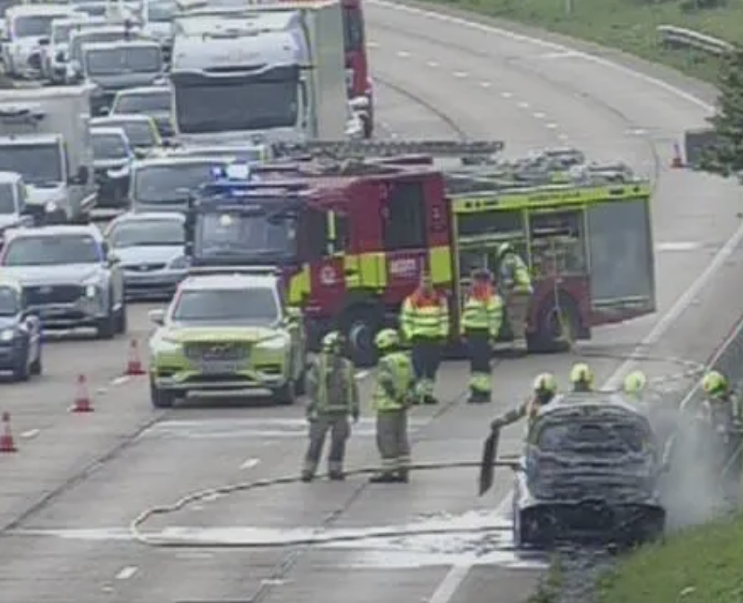 M25 Anticlockwise Shut Following Vehicle Fire Sparks 4-Mile Tailback