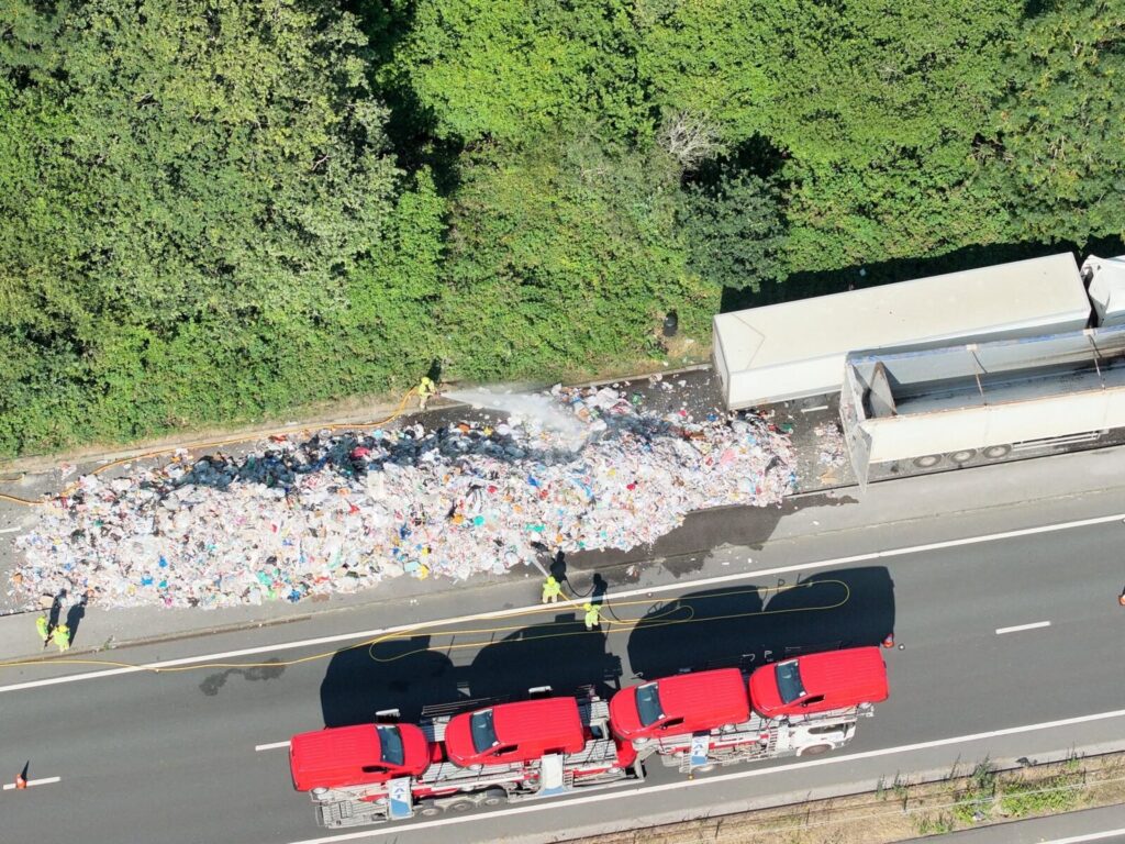 HGV Trailer Blaze on A34 Near Wash Common Extinguished by Fire Crews