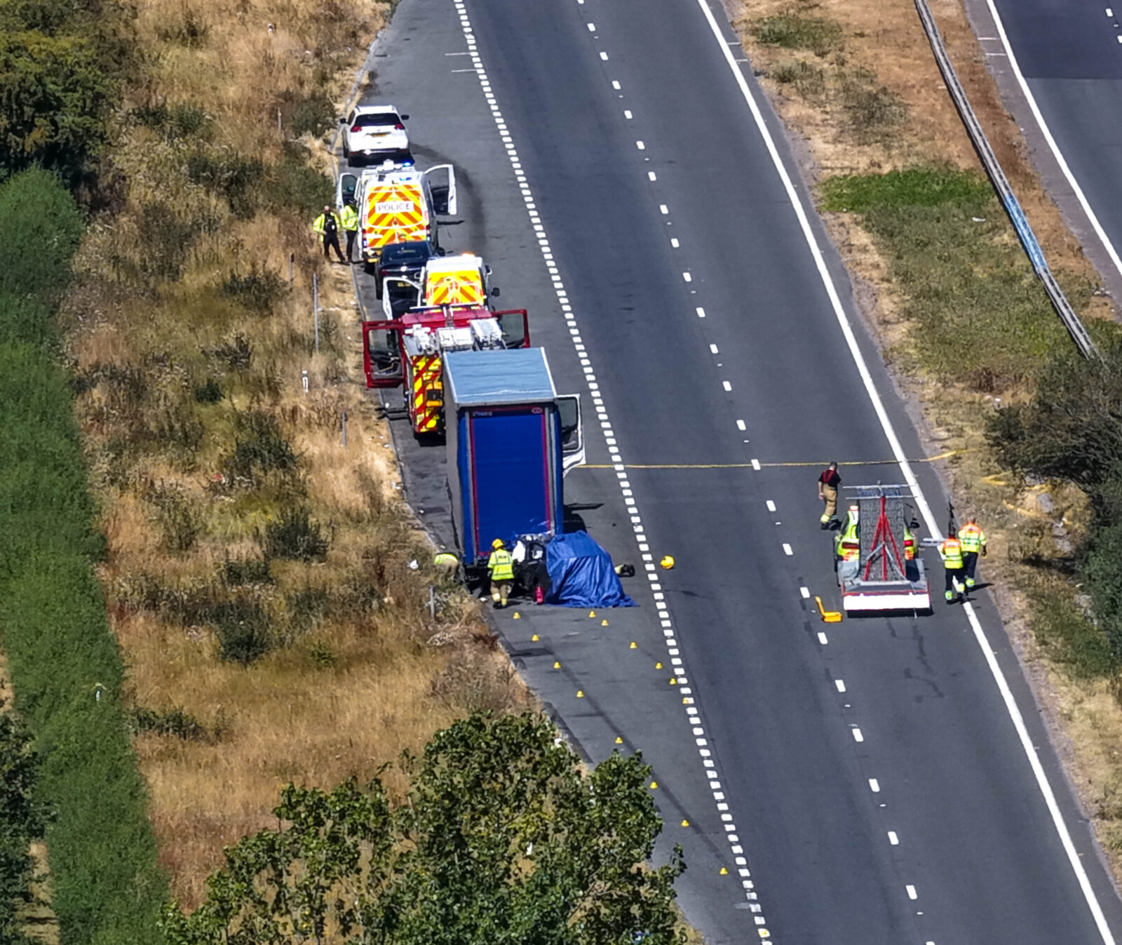 Man Dies After Tesla Crashes Into Parked Lorry on A419 Near Swindon