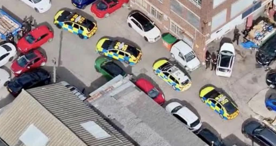 Five arrested after police stop car linked to vehicle thefts and uncover suspected ‘chop shop’