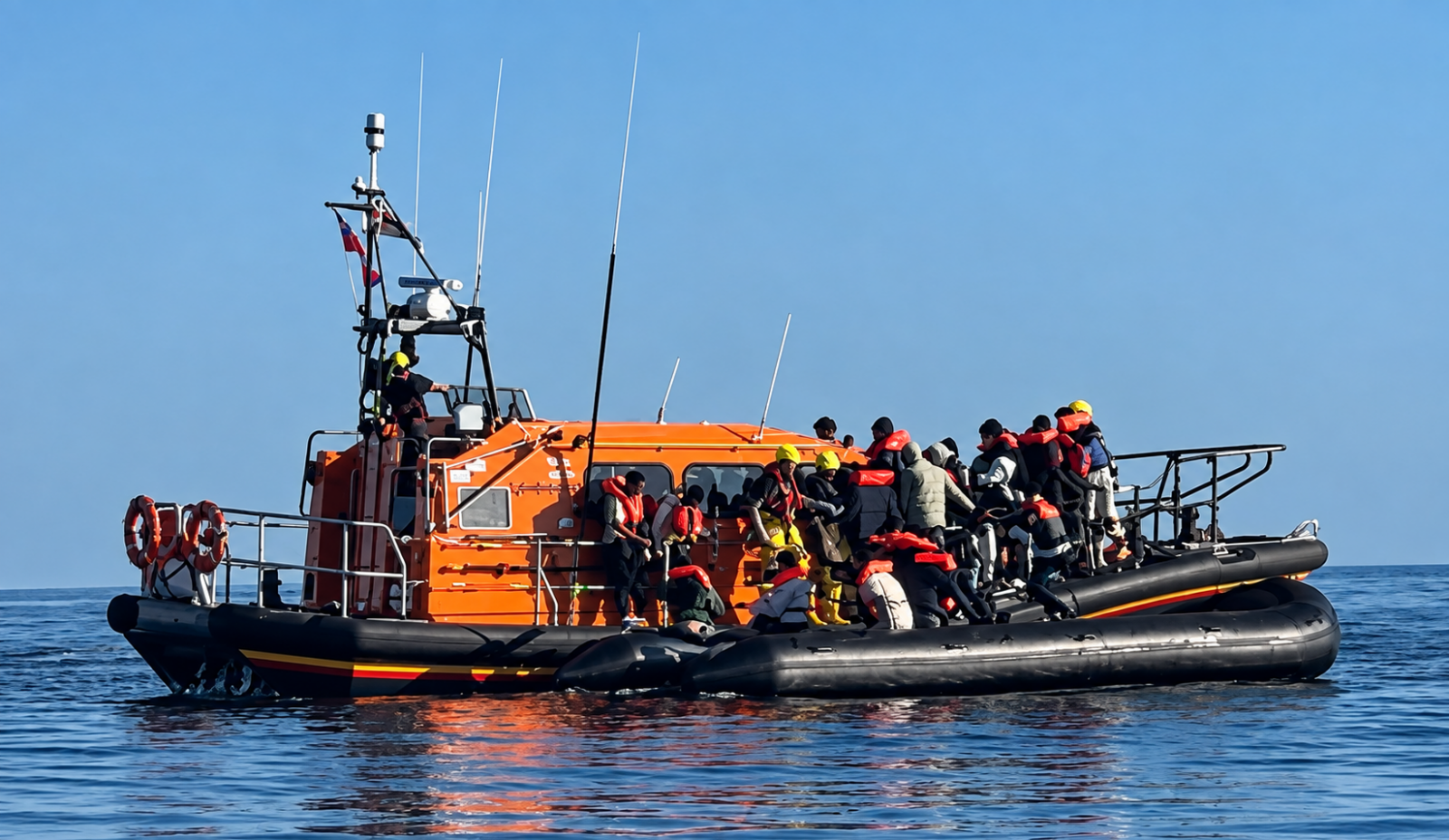 Police stand down Portsmouth and Gosport operation after migrant boat leaves Hampshire area